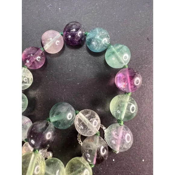 Fluorite knotted beaded bolo necklace with sterling silver magnetic clasp - Picture 5 of 11